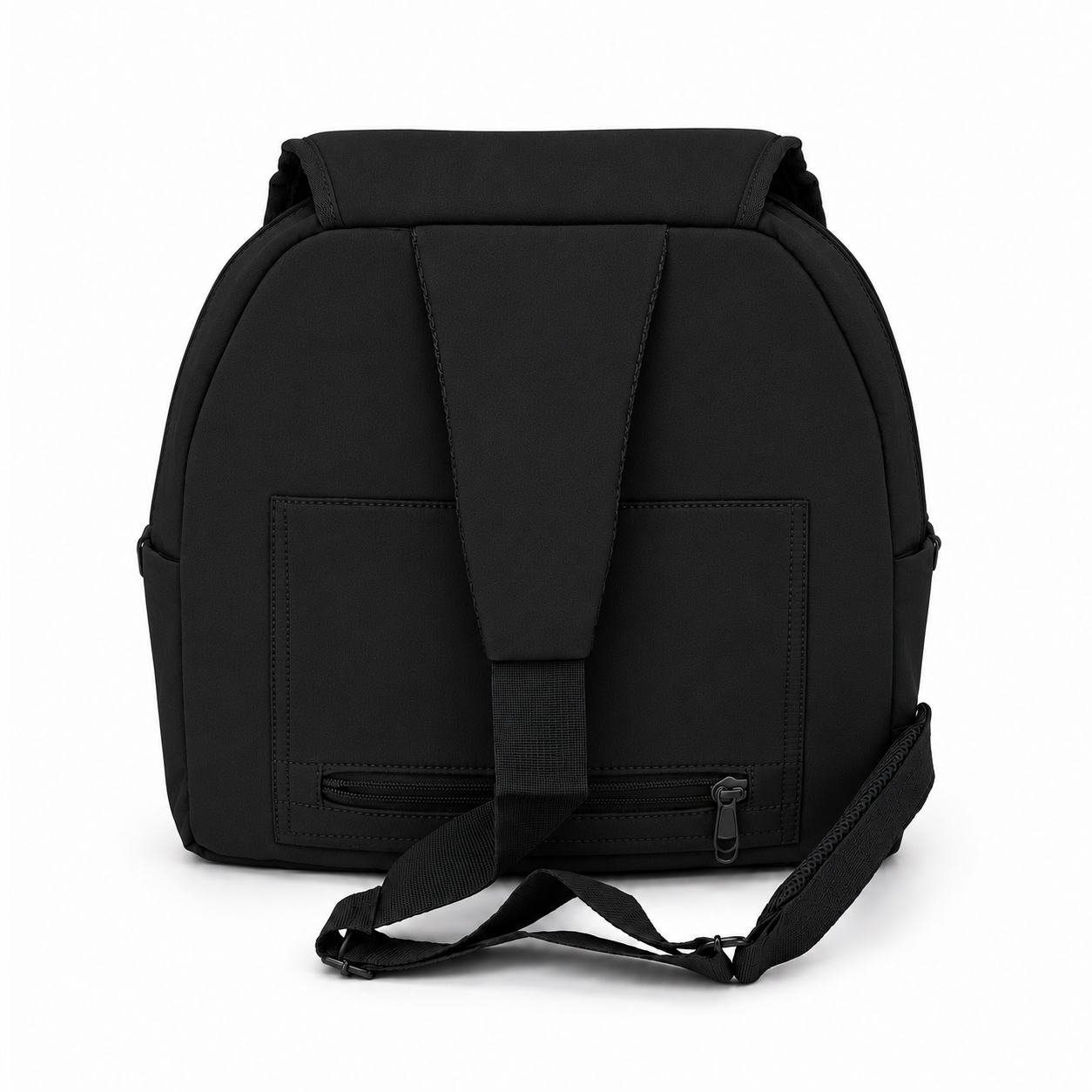 Un sac à dos noir visible à l’arrière, avec une sangle d’épaule rembourrée, une poche zippée et une sangle bandoulière amovible, sur fond blanc uni.