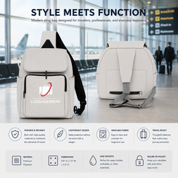 Un sac à dos de voyage gris clair Luggagewrap visible à l’avant et à l’arrière d’un terminal d’aéroport moderne. L’image comprend un texte marketing en haut et une grille de résumé en bas détaillant les attributs du produit.